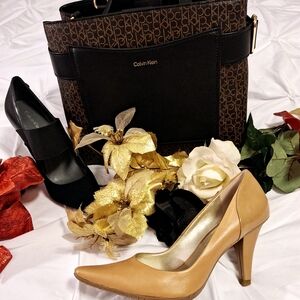 CALVIN KLEIN MONOGRAM PRINT HAND BAG – NWT